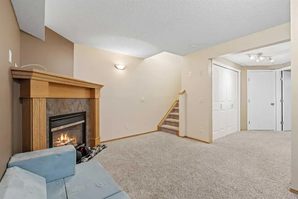 229 Hidden Hills Place NW