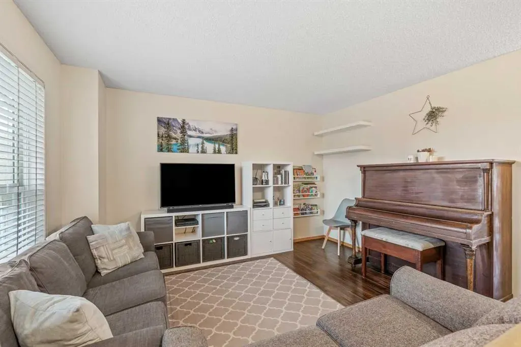 229 Hidden Hills Place NW