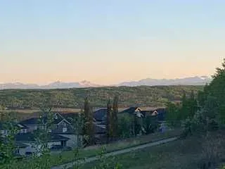 40 Springbank Bay SW