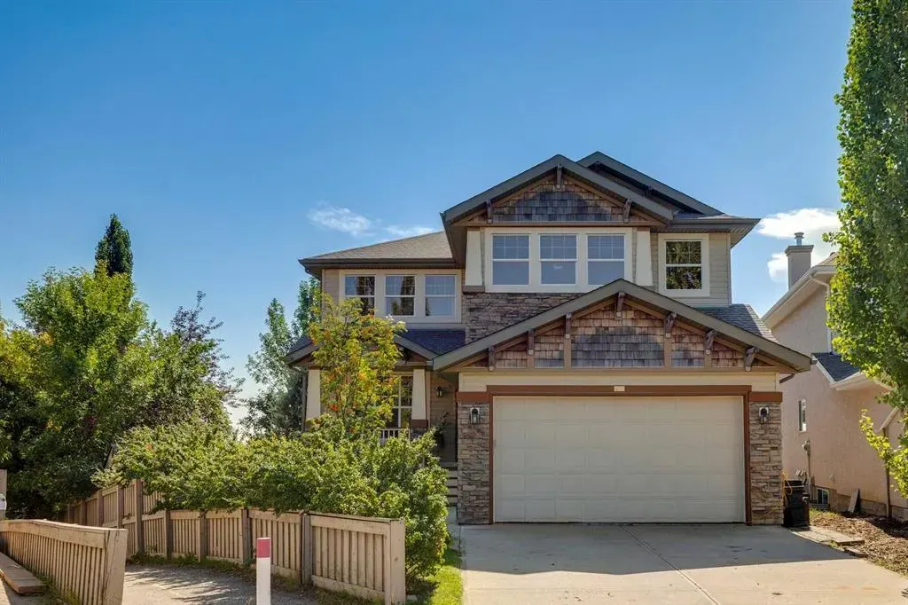 40 Springbank Bay SW