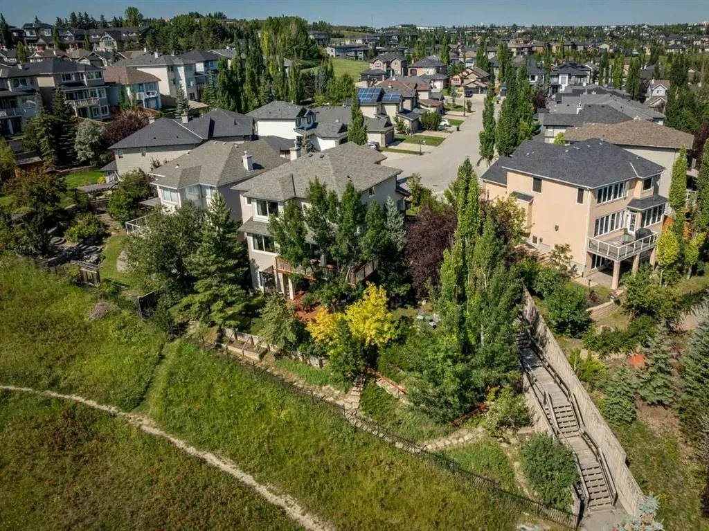40 Springbank Bay SW