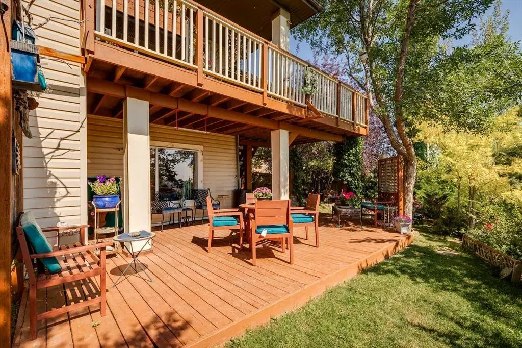 40 Springbank Bay SW