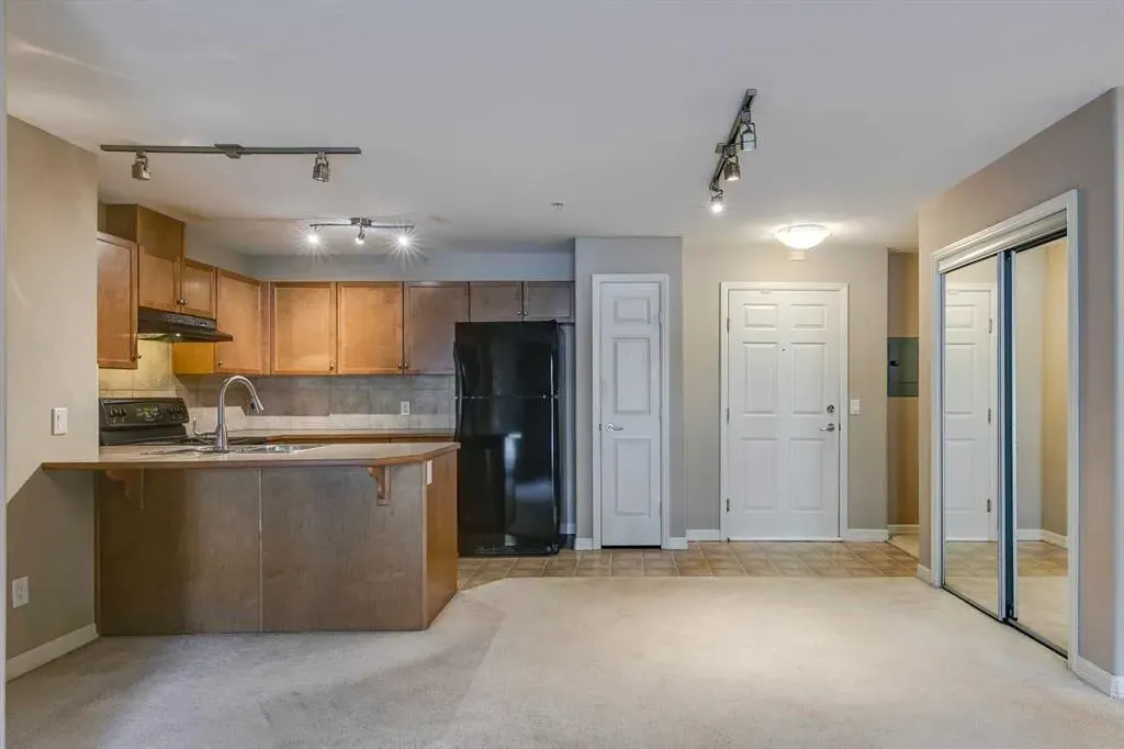92 Crystal Shores Road, #2114
