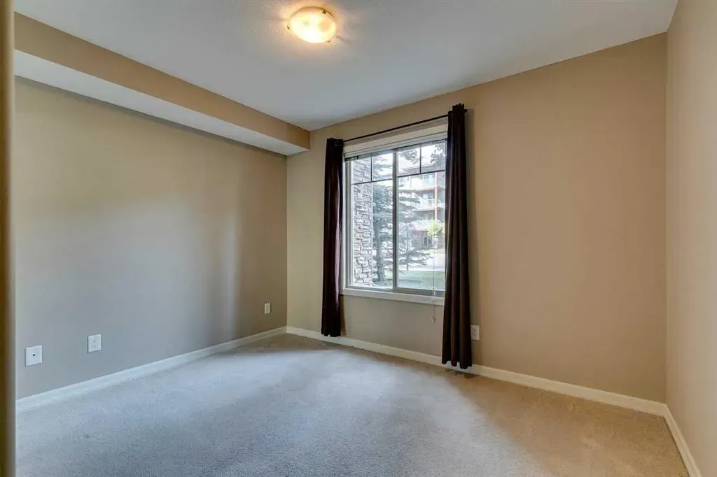 92 Crystal Shores Road, #2114