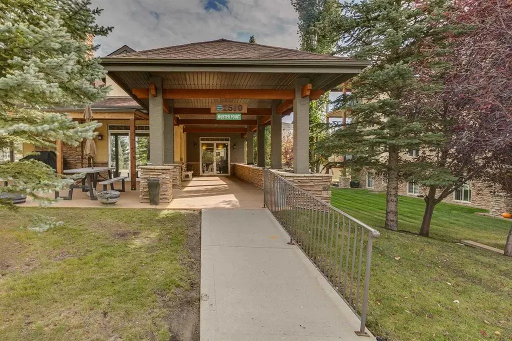 92 Crystal Shores Road, #2114