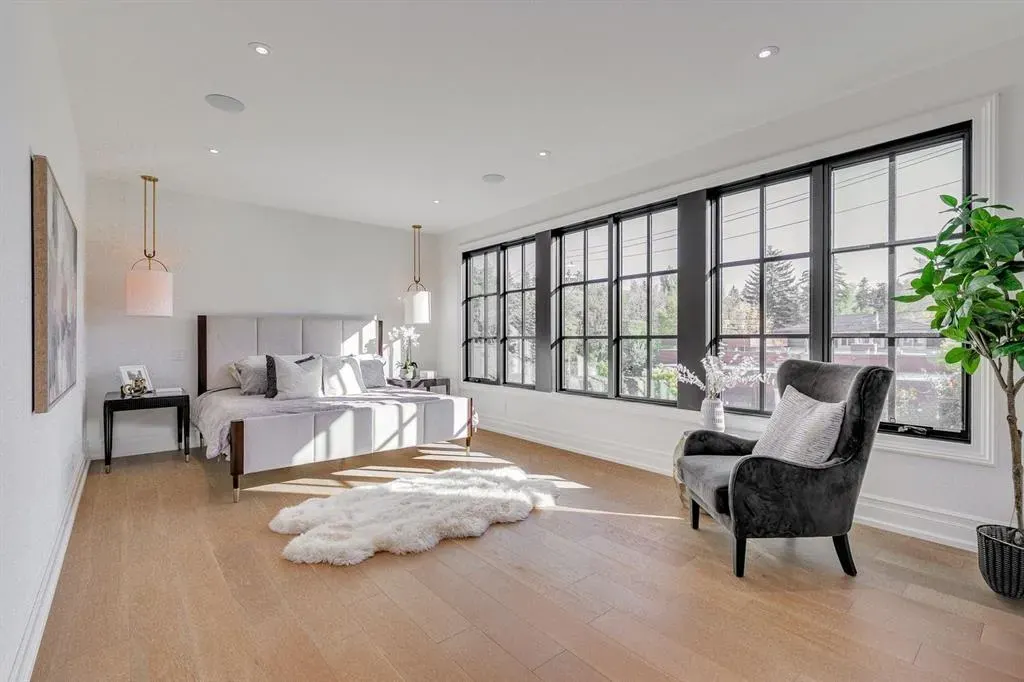 109 Roxboro Road SW