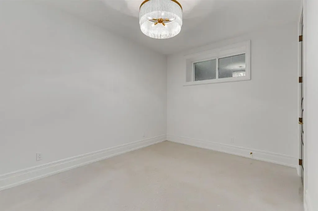 109 Roxboro Road SW