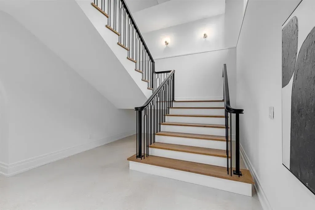 109 Roxboro Road SW