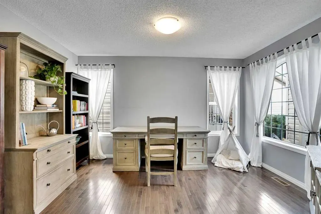 285 Tuscany Ridge Heights NW