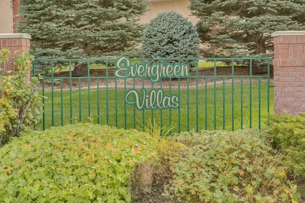 74 Evergreen Bay SW