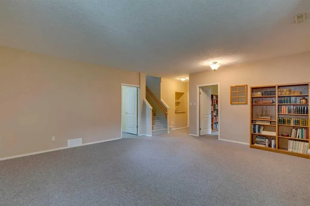 74 Evergreen Bay SW