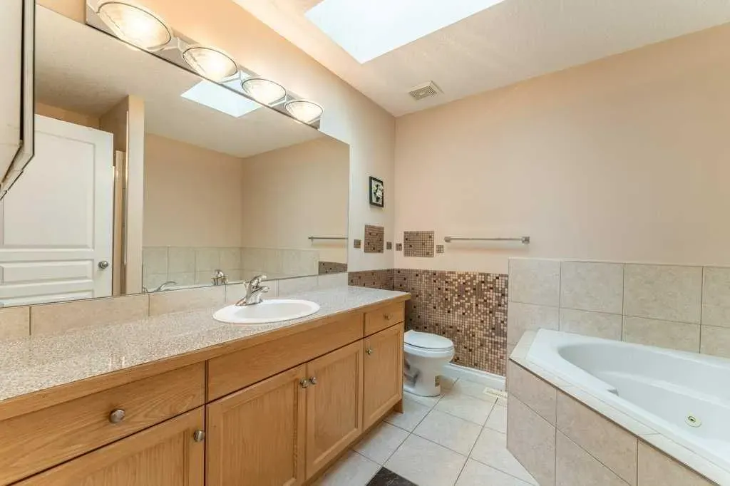 133 Tarawood Close NE