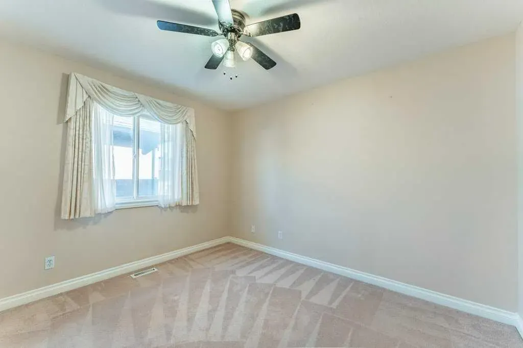 133 Tarawood Close NE