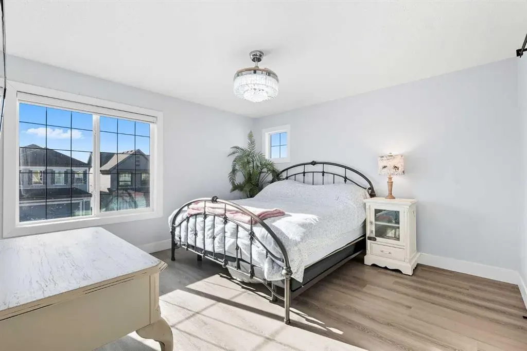 78 Copperpond Street SE