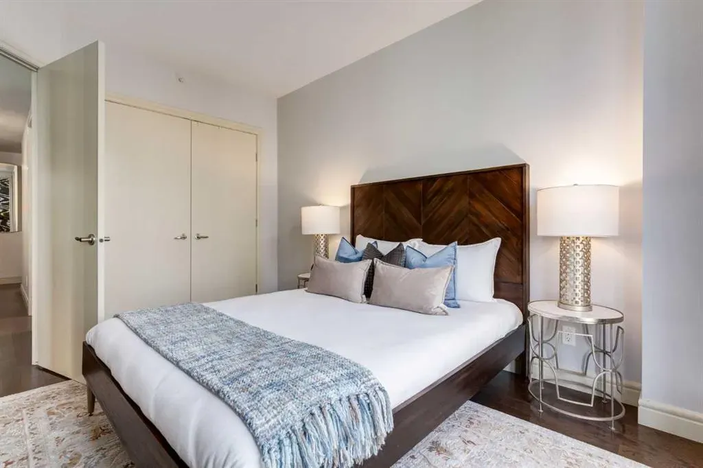 817 15 Avenue SW, #500