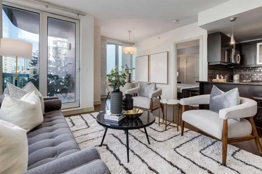 817 15 Avenue SW, #500