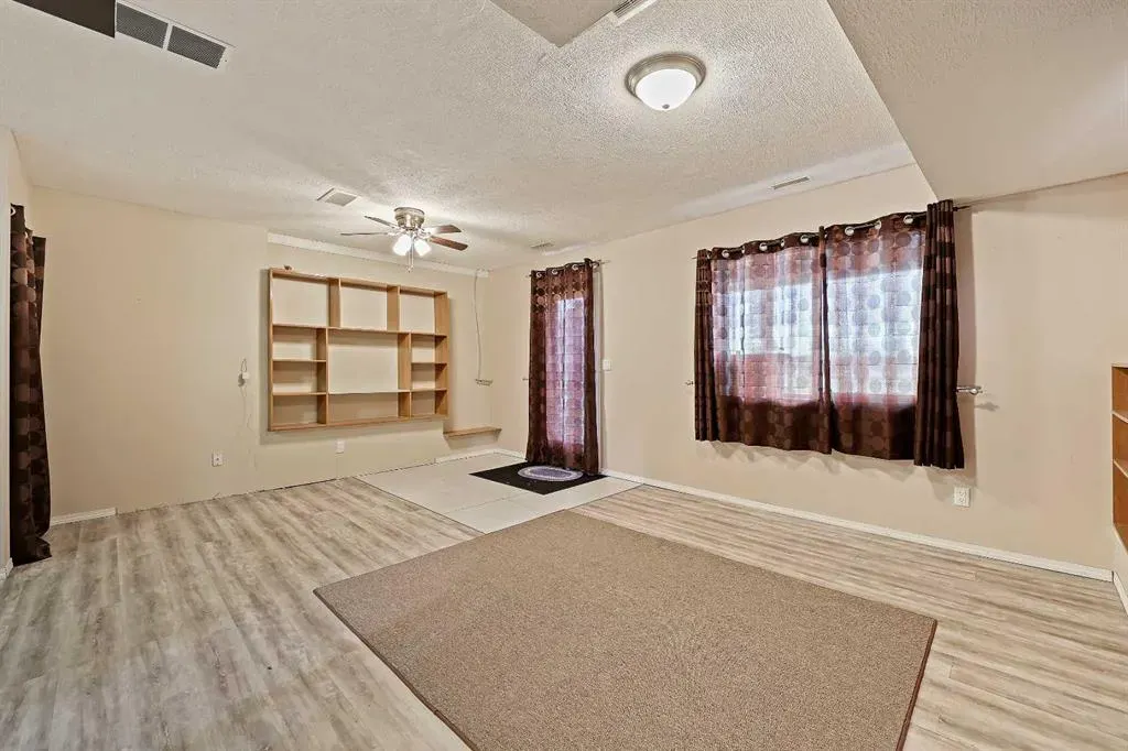 30 Meadowpark Place