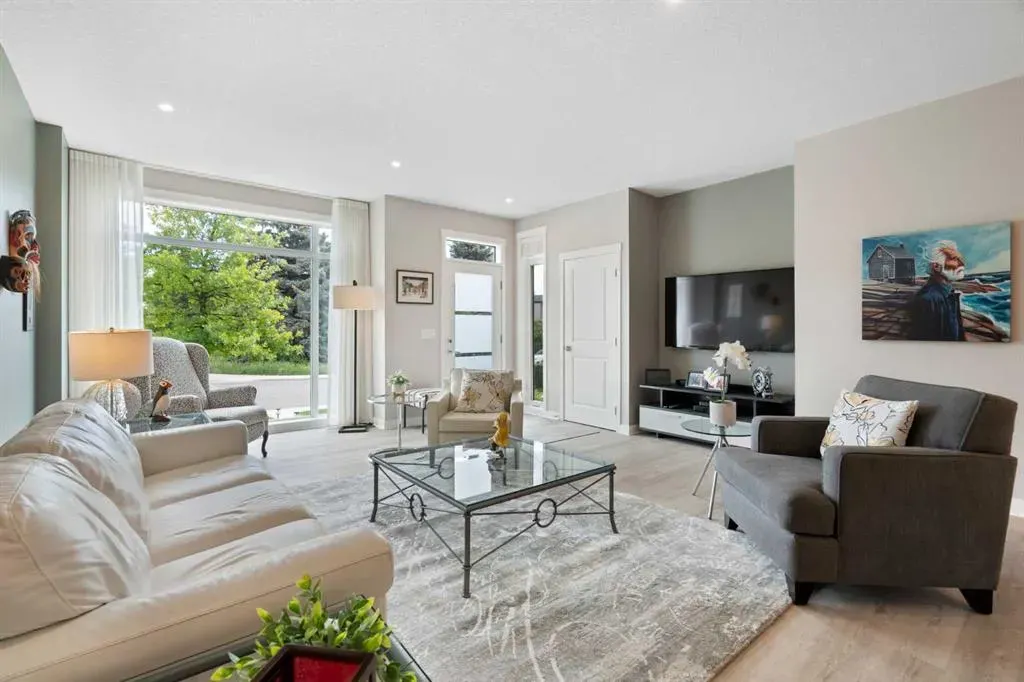2739 Cochrane Road NW