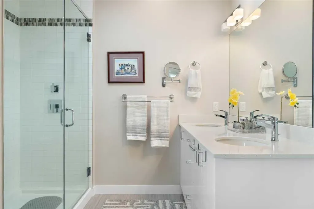 2739 Cochrane Road NW