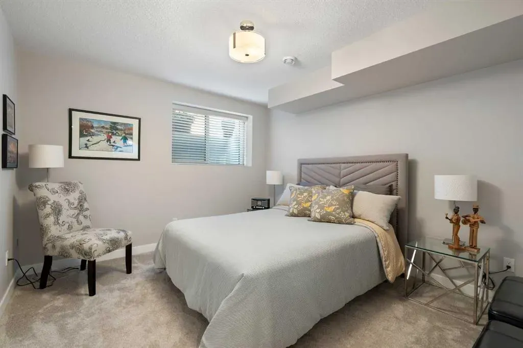 2739 Cochrane Road NW