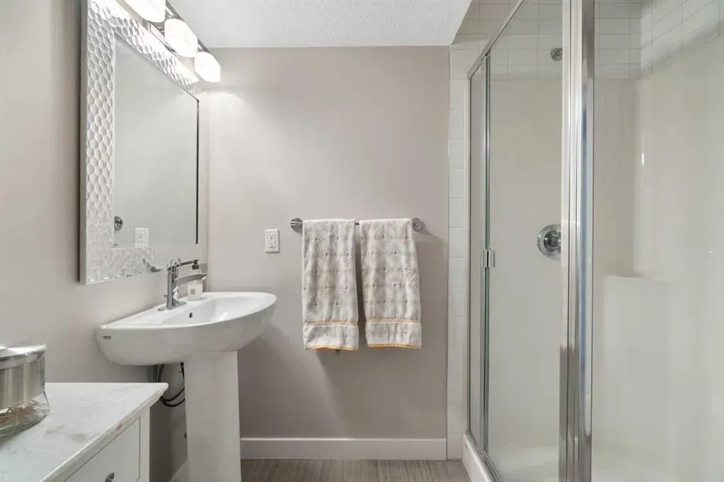 2739 Cochrane Road NW