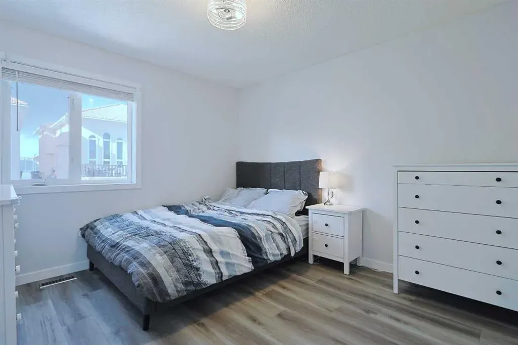 161 Hamptons Gardens NW