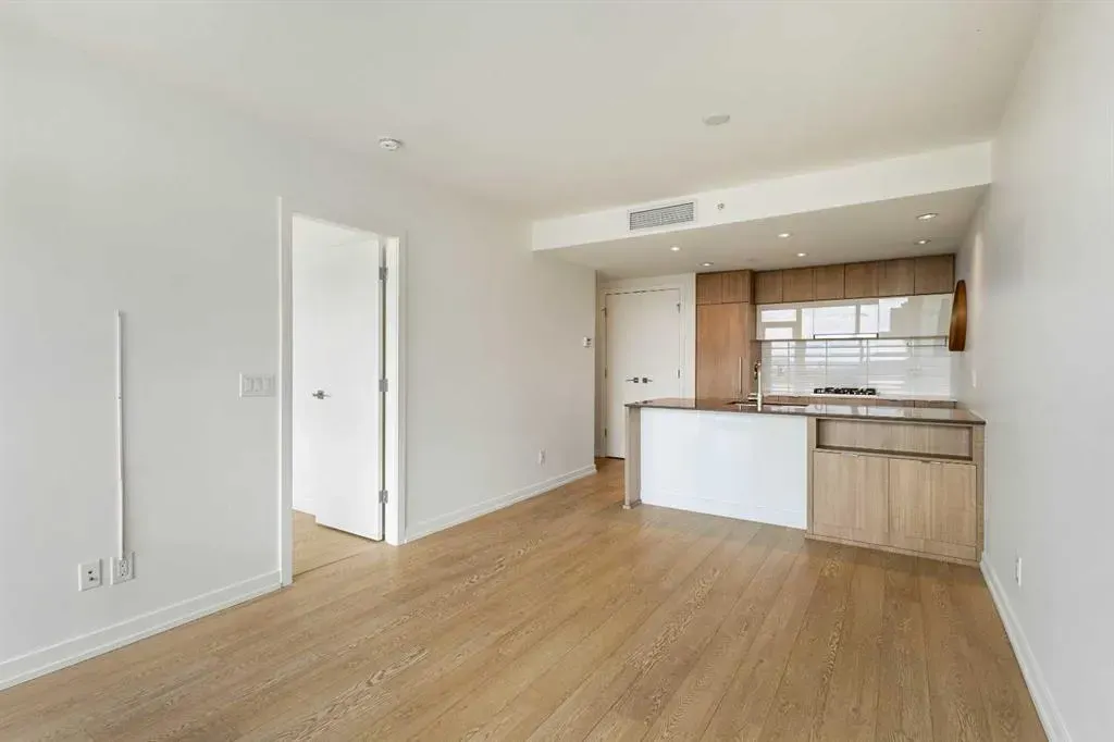 128 2 Street SW, #1205
