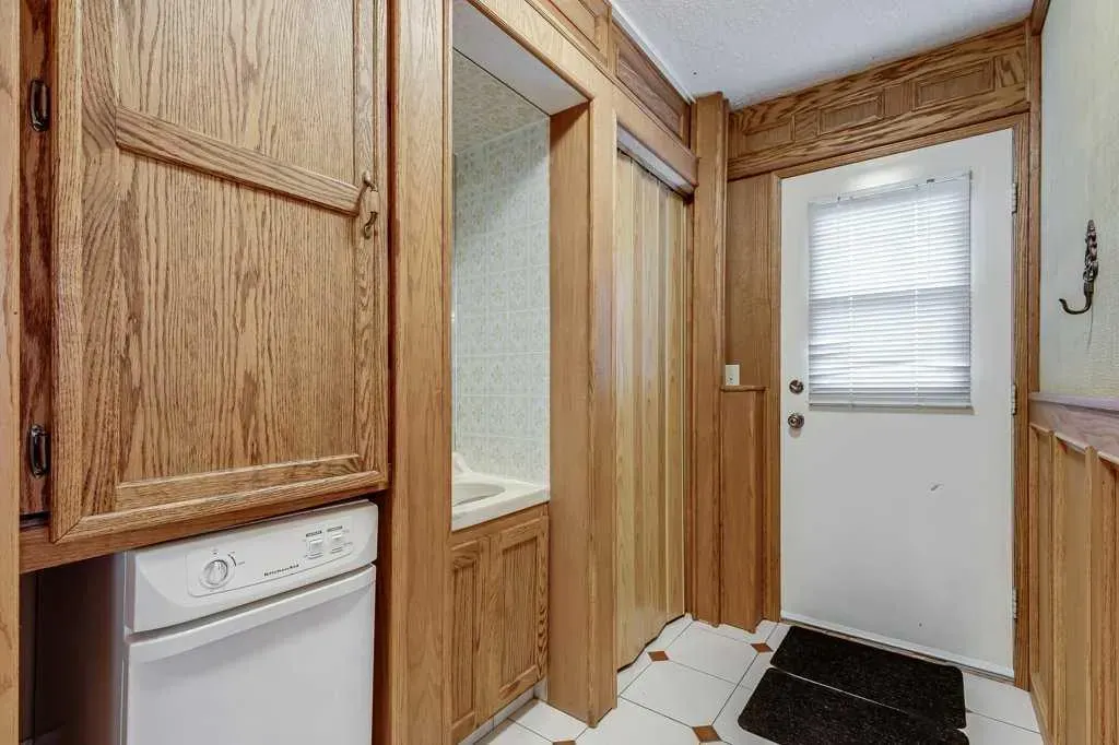 16 Ridgegate Way SW