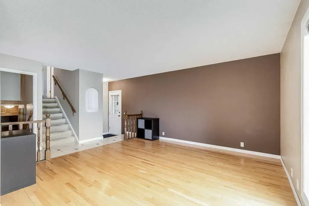 16 Ridgegate Way SW