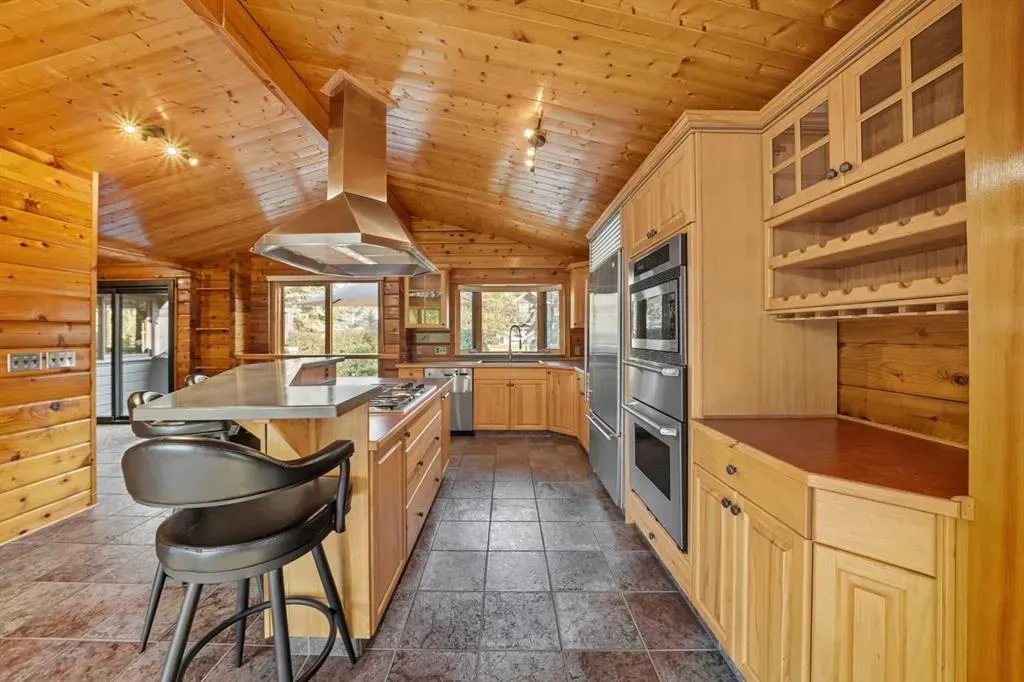 16 Rustic Crescent
