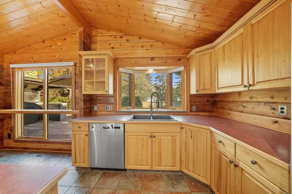 16 Rustic Crescent