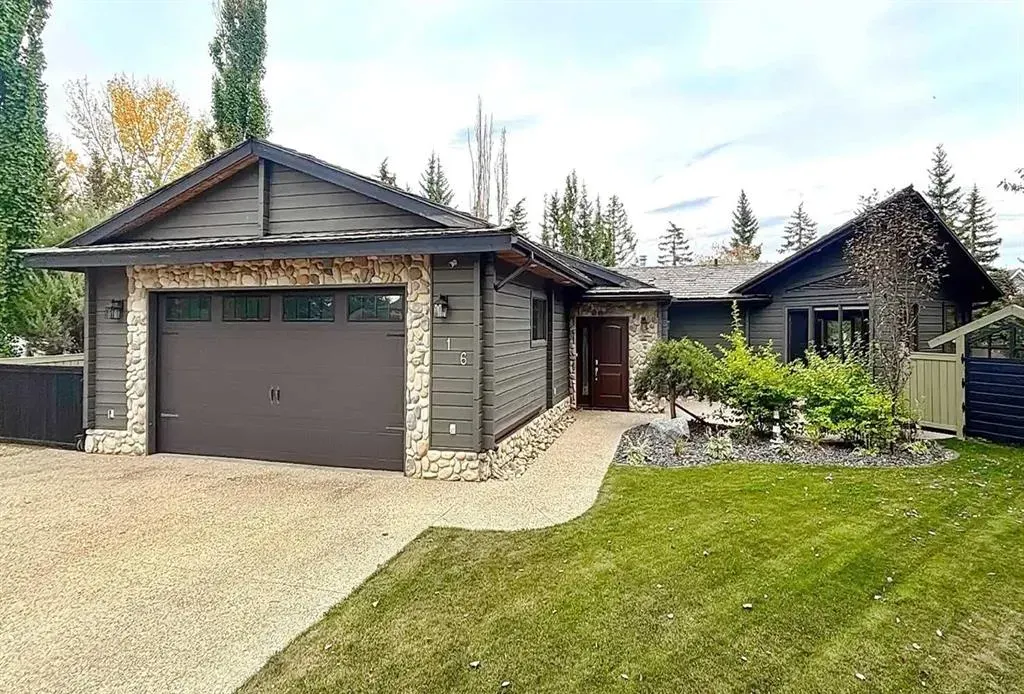 16 Rustic Crescent