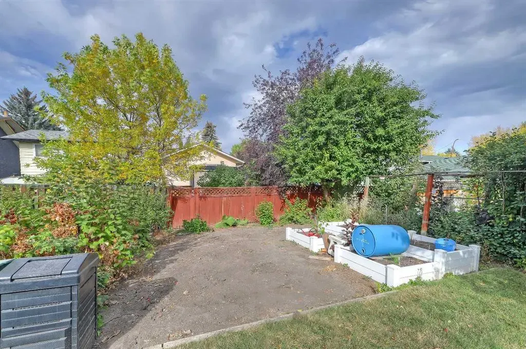 40 Woodview Court SW