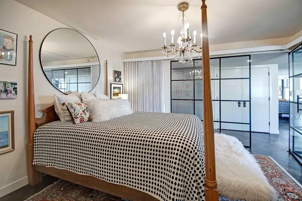 1100 8 Avenue SW, #2403