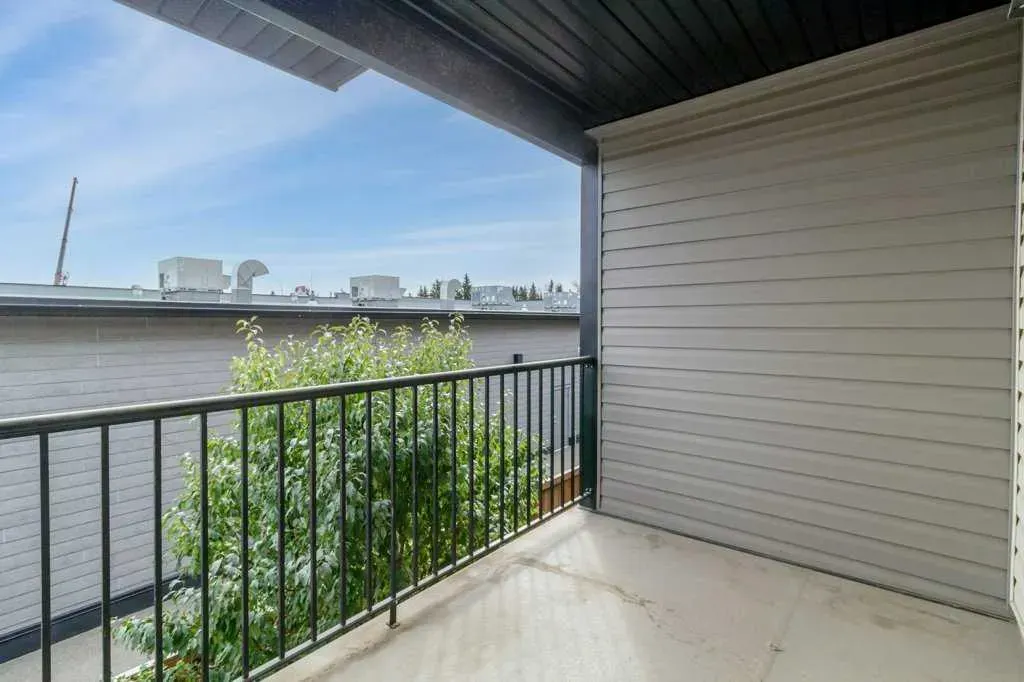 81 Willow Road, #106