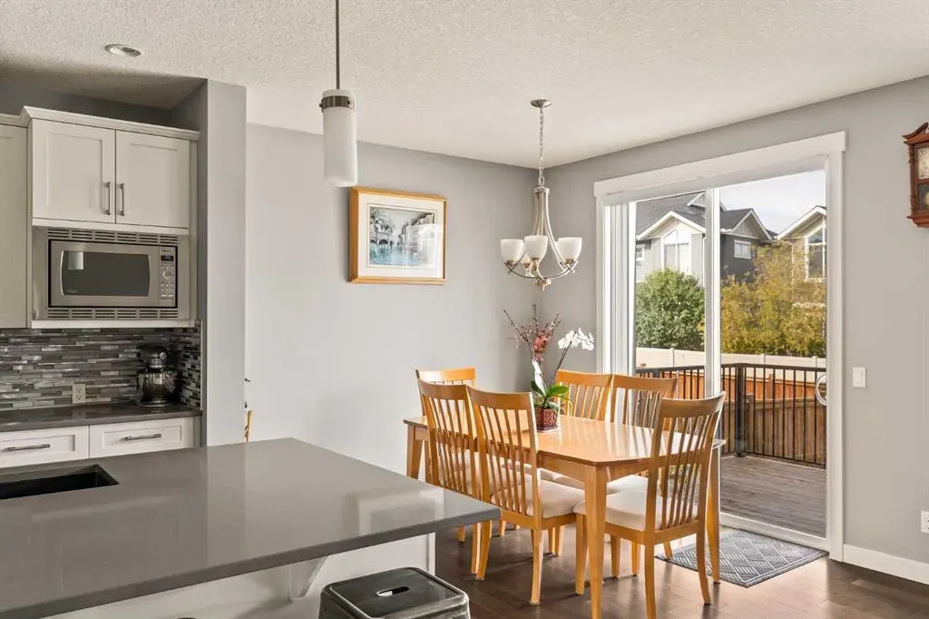 313 Evansglen Drive NW