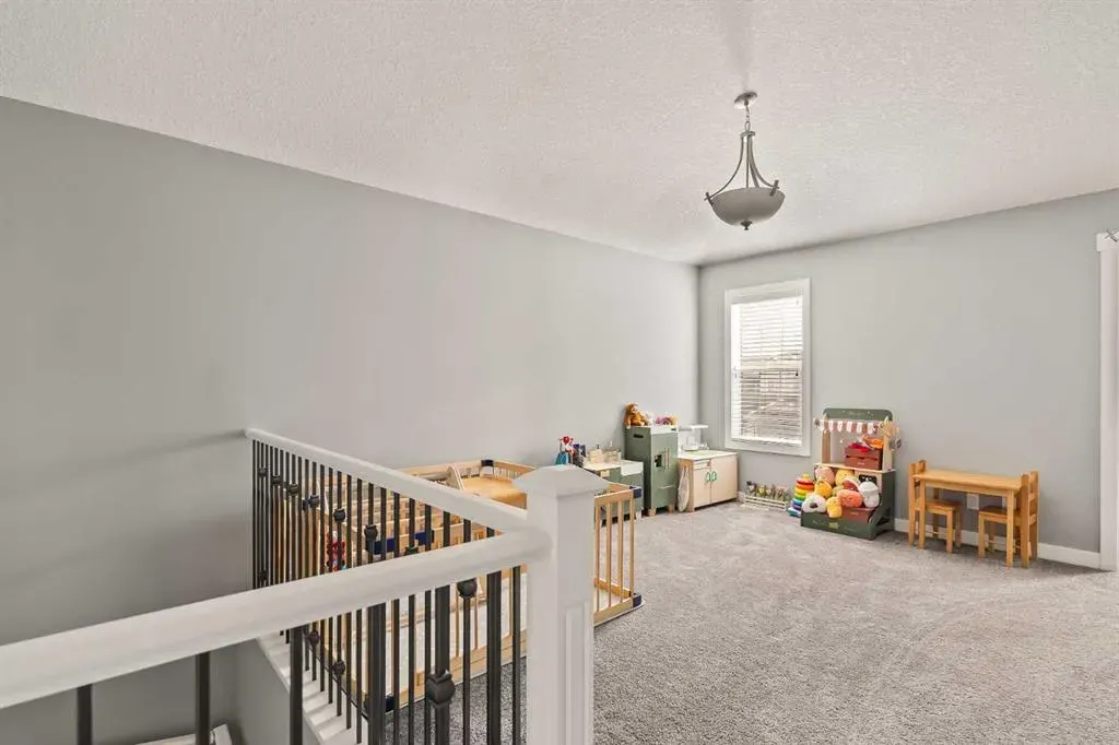 313 Evansglen Drive NW