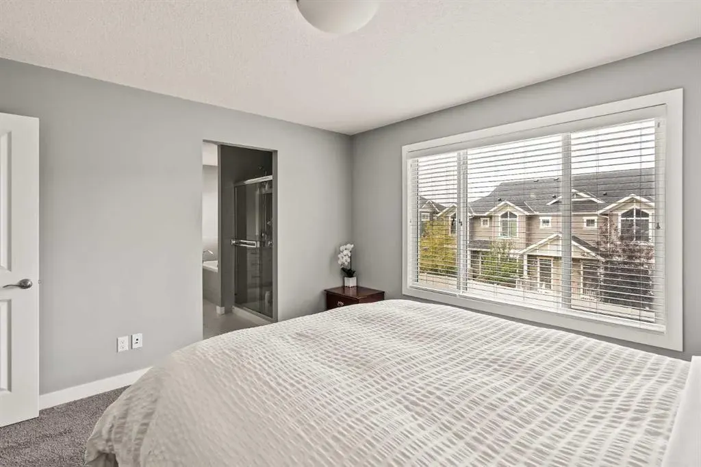 313 Evansglen Drive NW