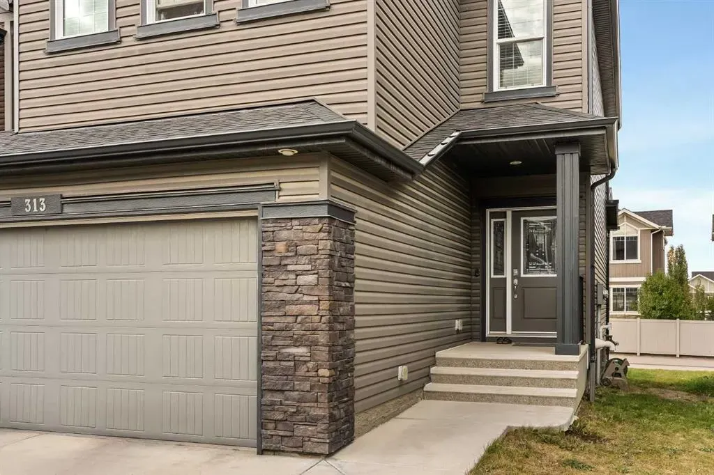 313 Evansglen Drive NW
