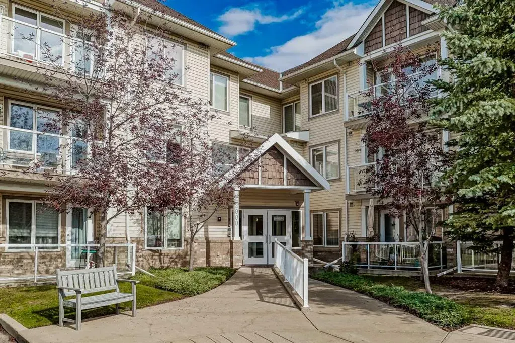 5200 44 Avenue NE, #2205