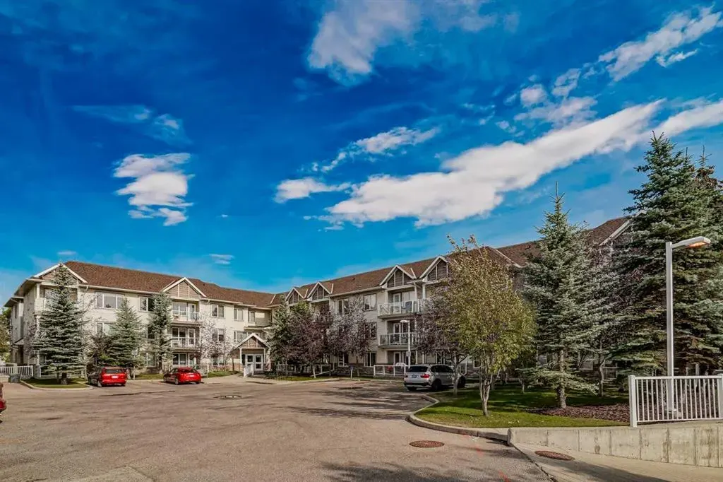 5200 44 Avenue NE, #2205
