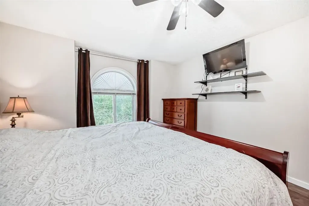 9747 Harvest Hills Link NE