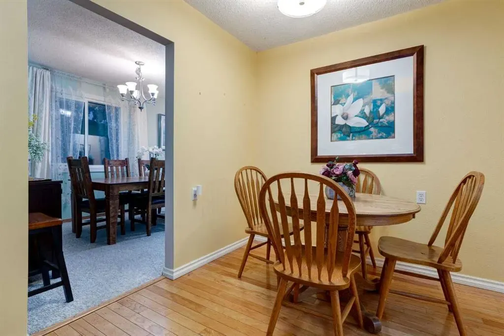 220 Oakridge Place SW