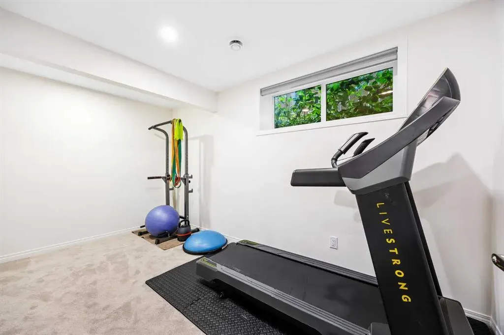 16 Tuscany Ravine Court NW