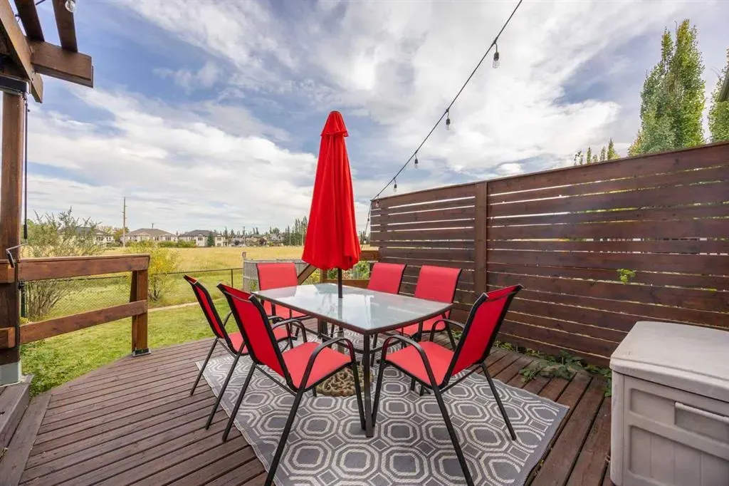 16 Tuscany Ravine Court NW