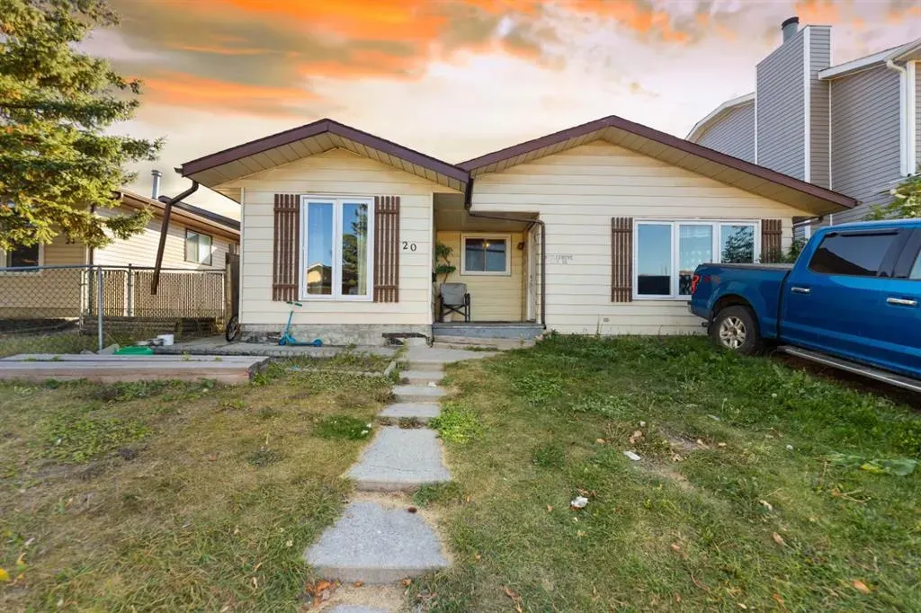 20 Castlegrove Way NE