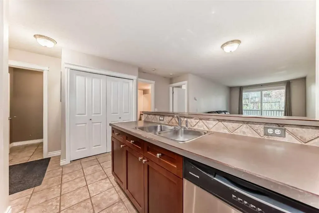420 3 Avenue NE, #204