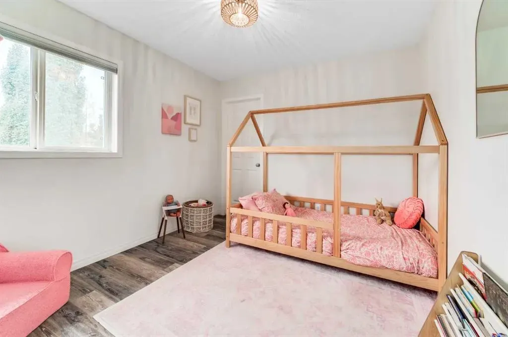 1 Cougarstone Villas SW