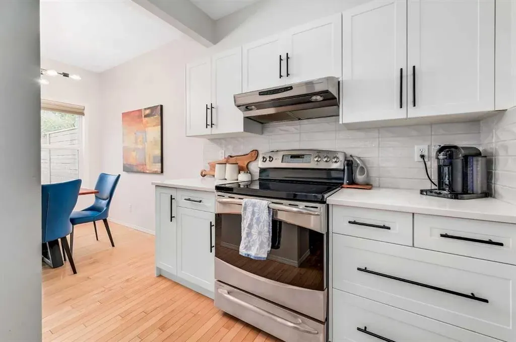1 Cougarstone Villas SW
