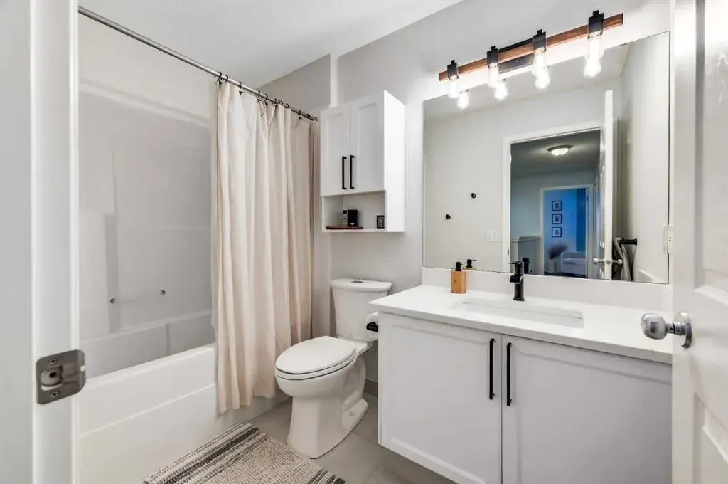 1 Cougarstone Villas SW